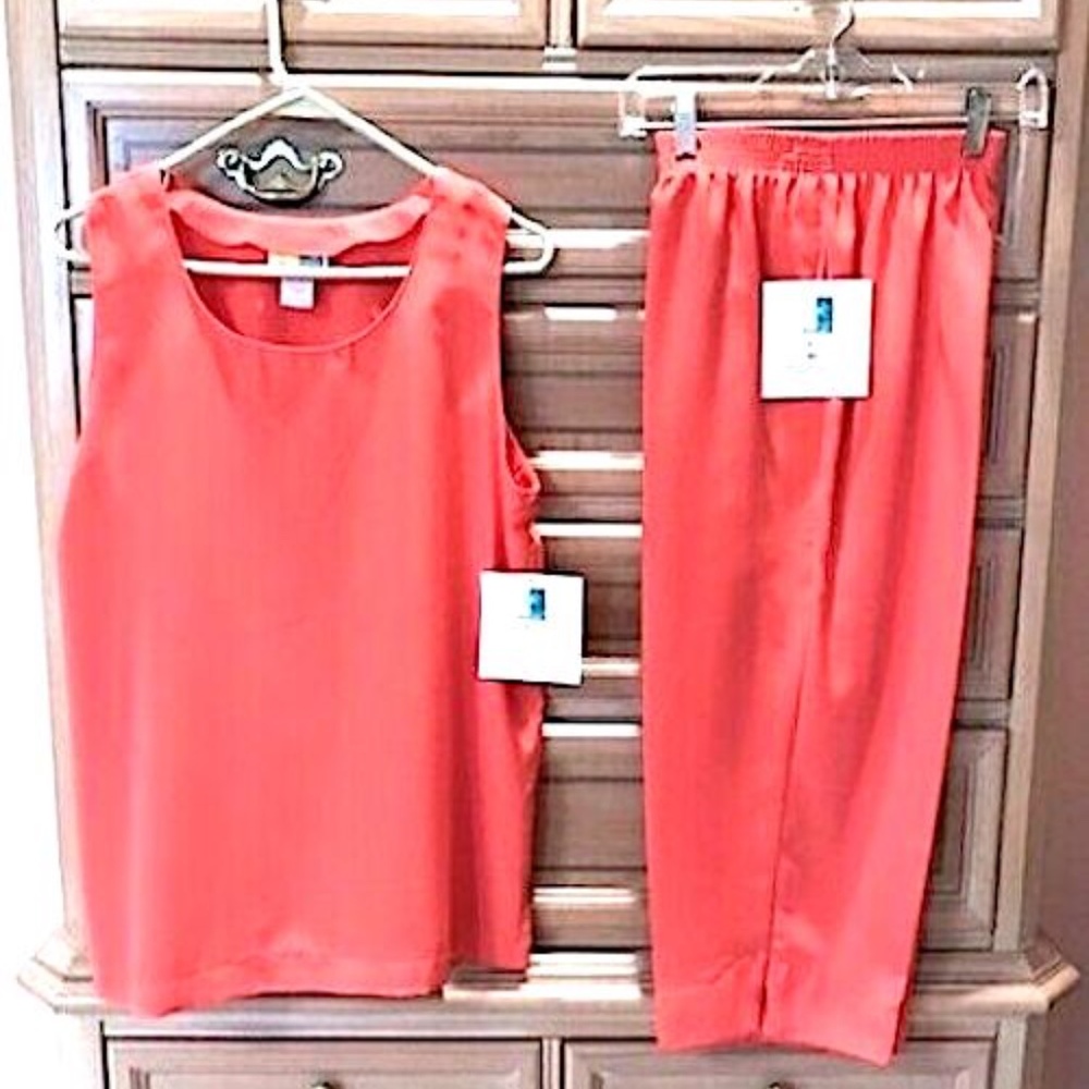 Sea Suns Light Coral Capri Pants & Top Outfit
